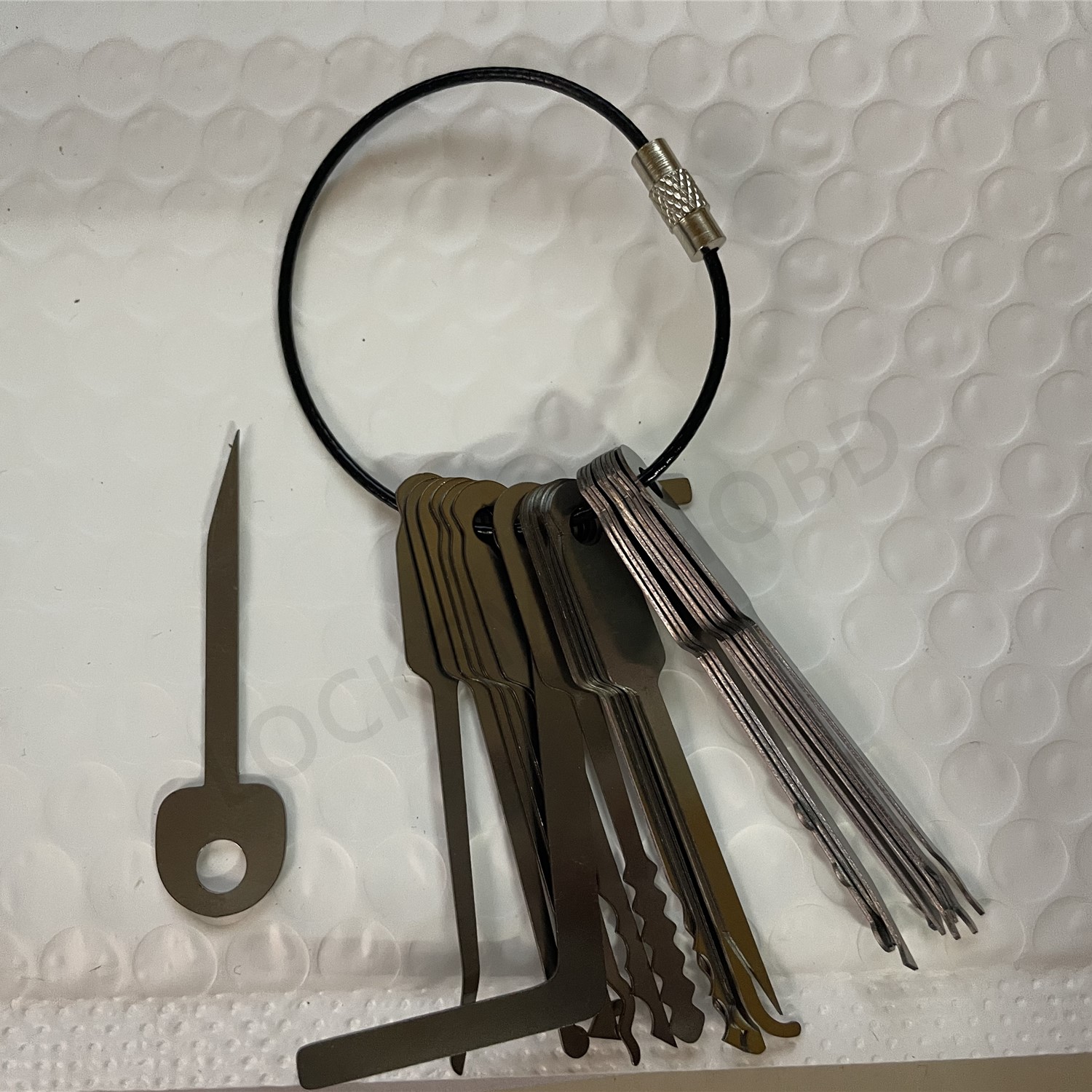 طقم أدوات فك المفاتيح المكسورة - مراجعة Lock Picking Set وسعره
